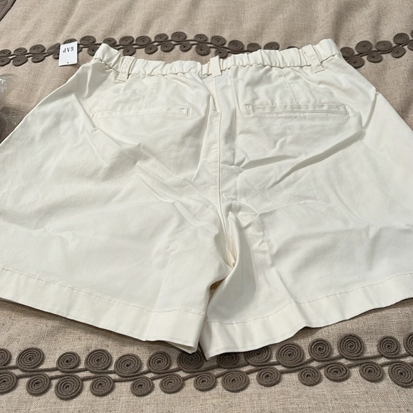 GAP Off White High Rise Pleated Khaki Shorts/NWT/12 - Picture 10 of 12